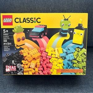 LEGO CLASSIC: Creative Neon Fun (11027) NIB NEW
